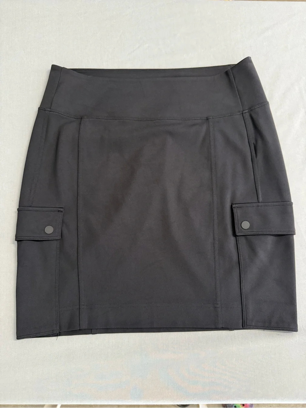 Athleta Delancey Cargo Skirt Women’s Medium Black Stretch Utility Mini Skirt